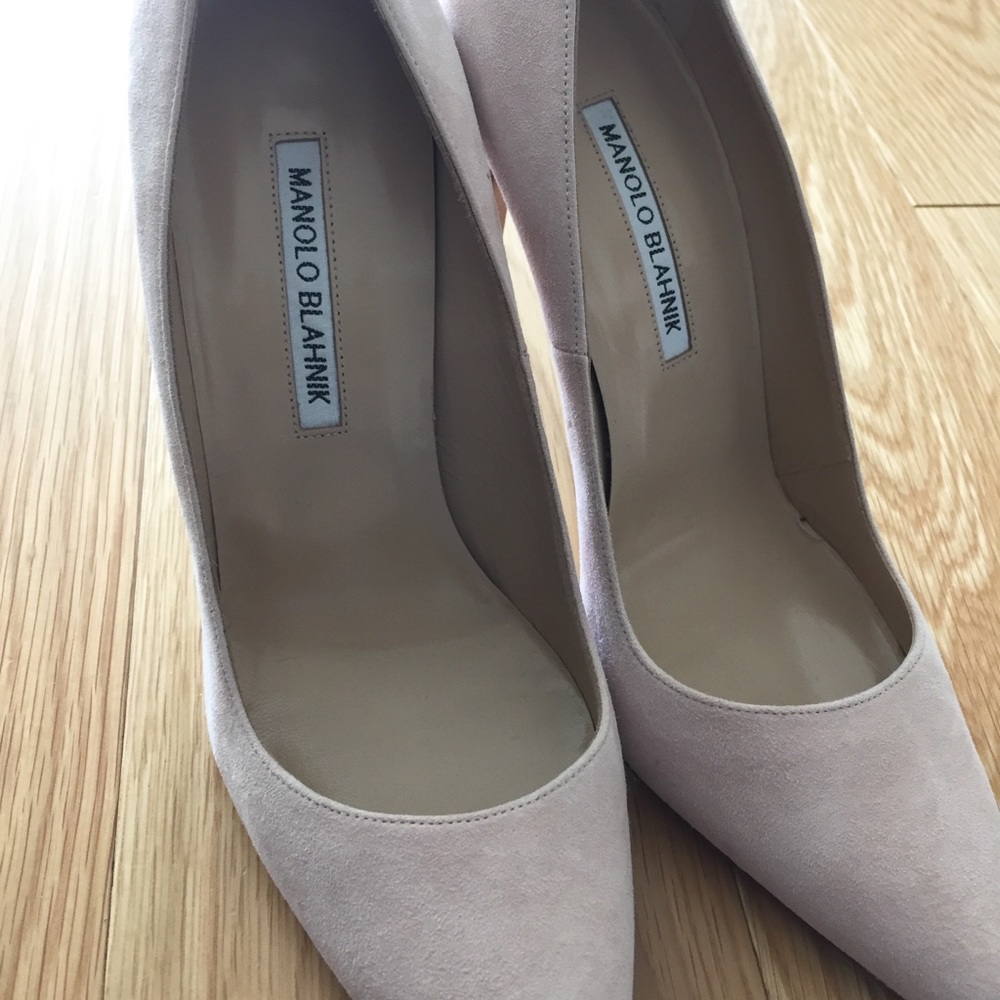 Manolo Blahnik Suede BB 105 Light Pink Pumps - Picture 5 of 10
